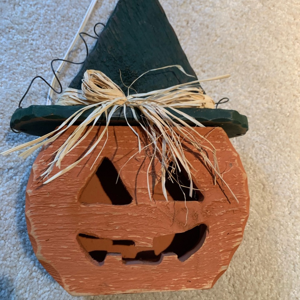 Light up pumpkin decoration